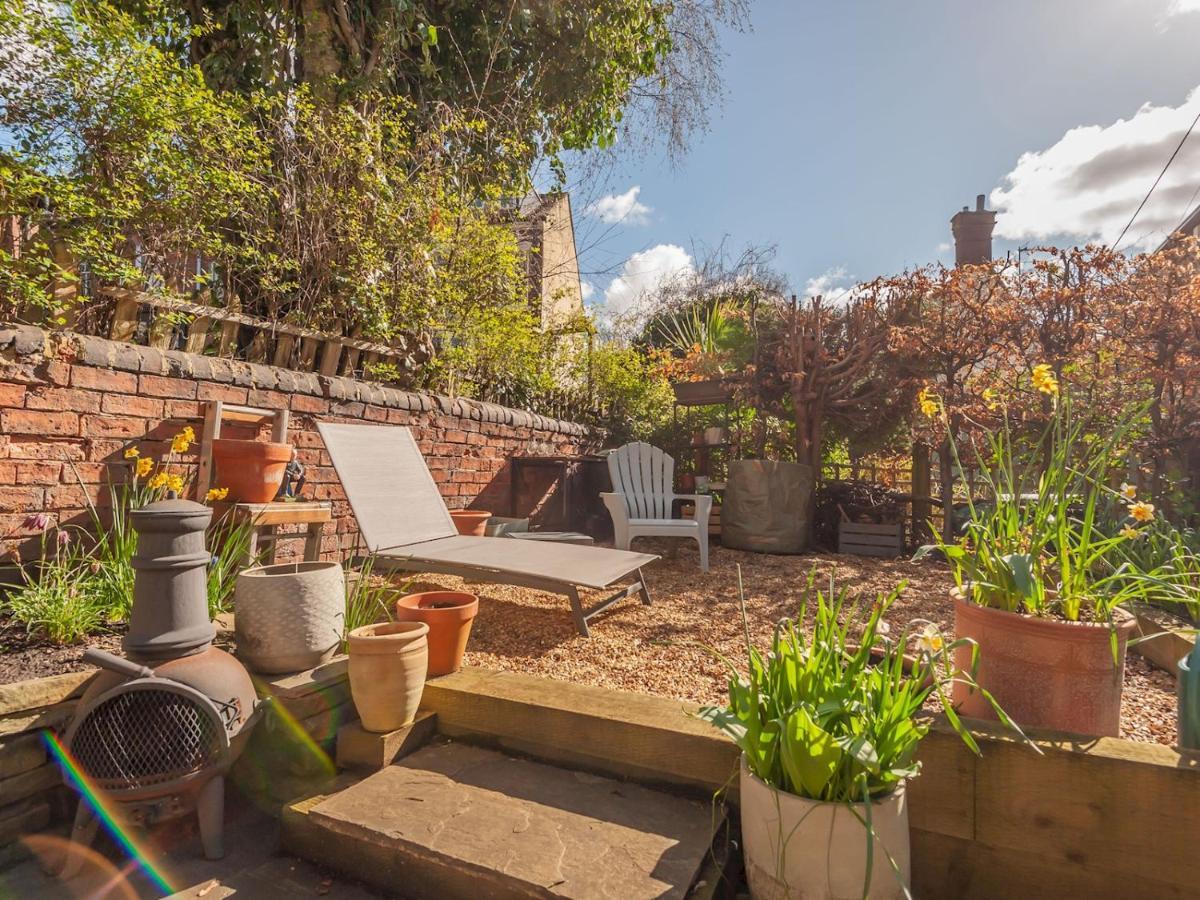 Pass The Keys Wonky Cottage With Amazing Garden Leeds (West Yorkshire) Exterior foto