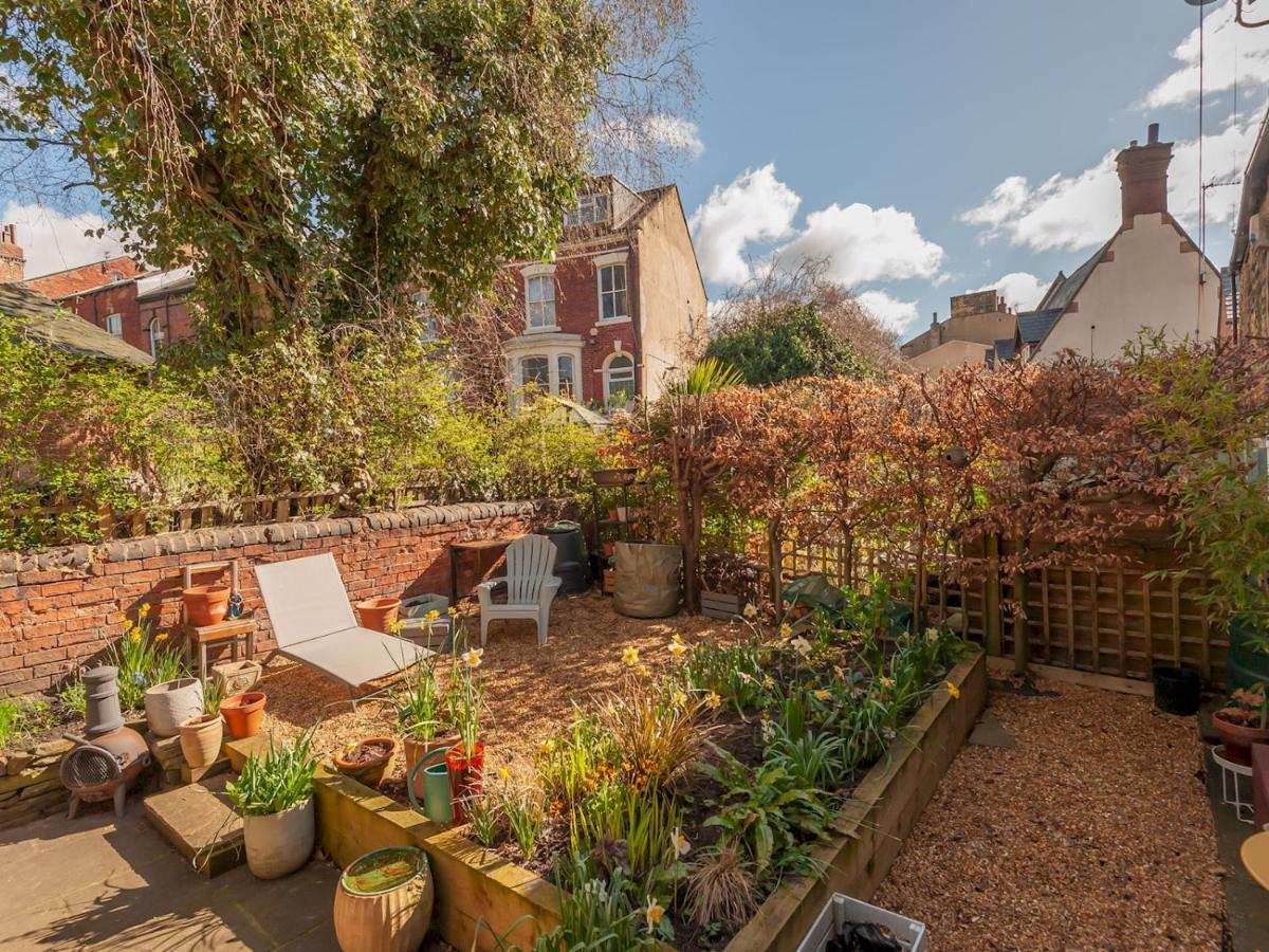 Pass The Keys Wonky Cottage With Amazing Garden Leeds (West Yorkshire) Exterior foto